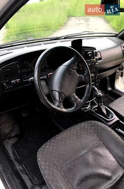 Седан Volkswagen Passat 1994 в 