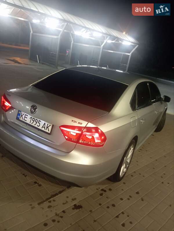 Седан Volkswagen Passat 2014 в Днепре