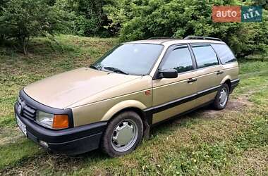 Универсал Volkswagen Passat 1989 в Ромнах