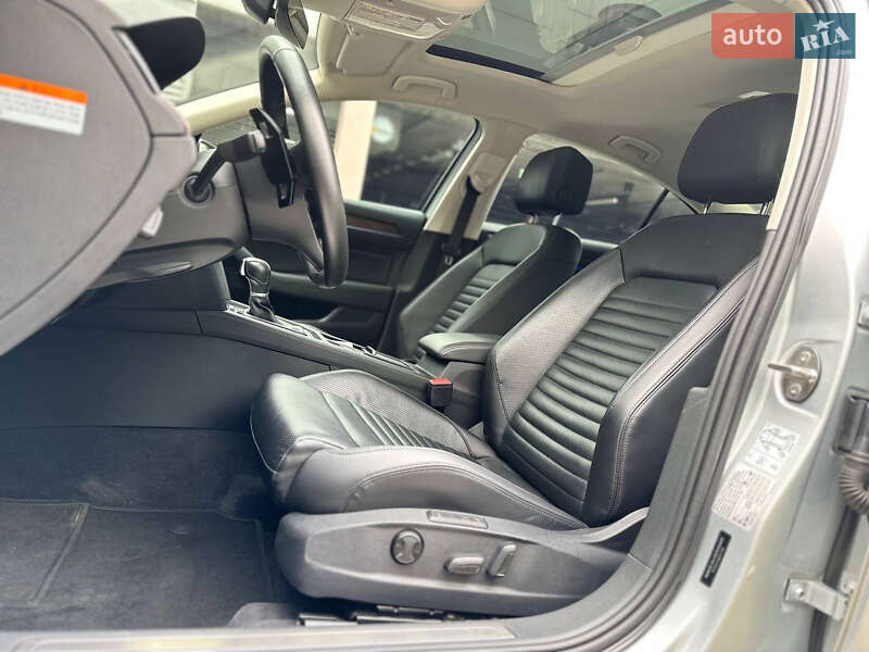 Седан Volkswagen Passat 2018 в Києві