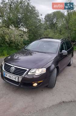 Универсал Volkswagen Passat 2006 в Ровно