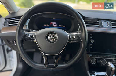 Седан Volkswagen Passat 2018 в 