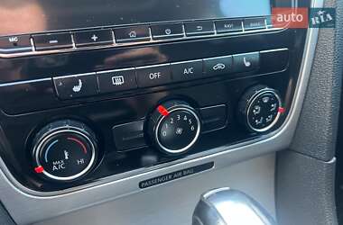 Седан Volkswagen Passat 2012 в 