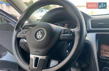 Седан Volkswagen Passat 2012 в 