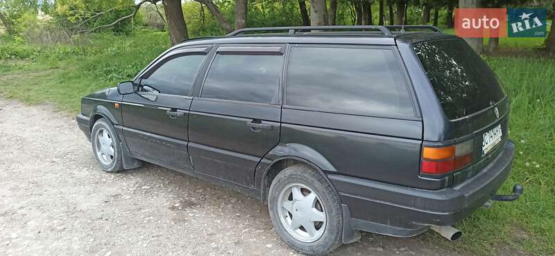 Универсал Volkswagen Passat 1992 в Бродах