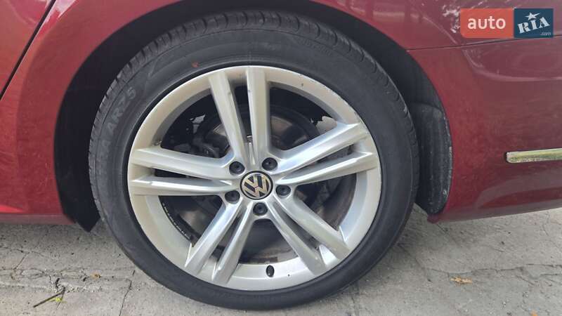 Седан Volkswagen Passat 2014 в Звягеле