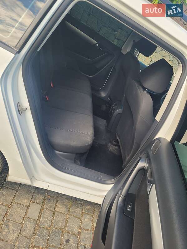 Універсал Volkswagen Passat 2013 в Виноградові