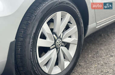 Седан Volkswagen Passat 2013 в 