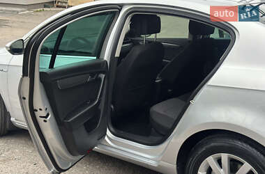 Седан Volkswagen Passat 2013 в 