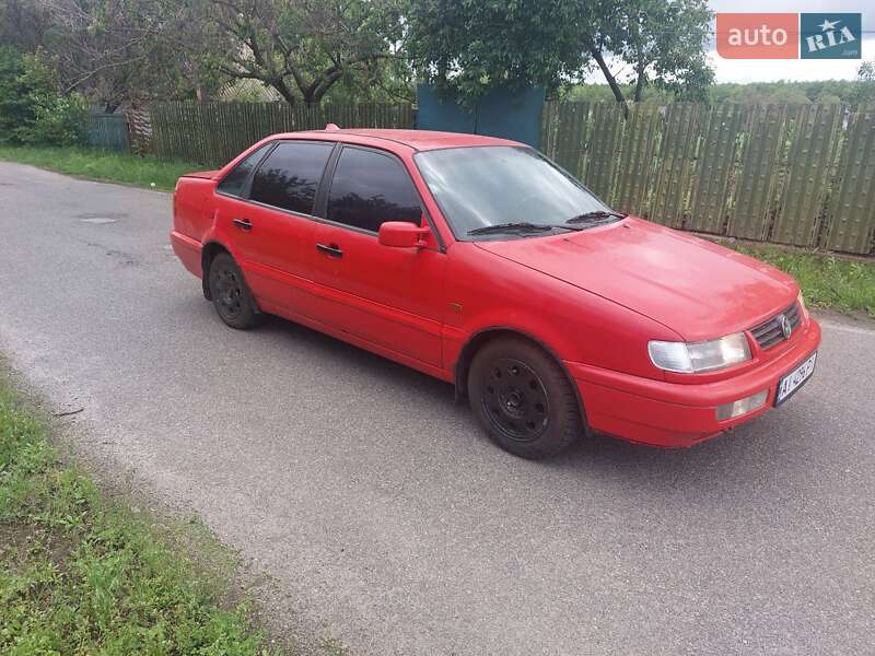 Седан Volkswagen Passat 1994 в 