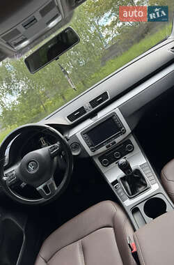 Універсал Volkswagen Passat 2013 в 