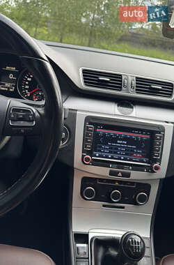 Універсал Volkswagen Passat 2013 в 