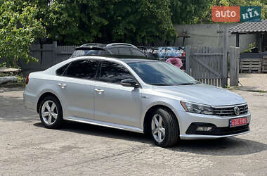 Седан Volkswagen Passat 2017 в Виннице