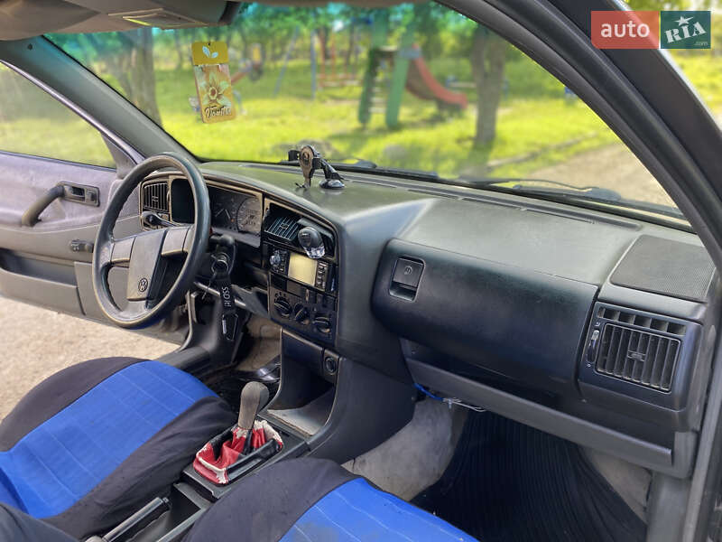 Седан Volkswagen Passat 1988 в Стрию
