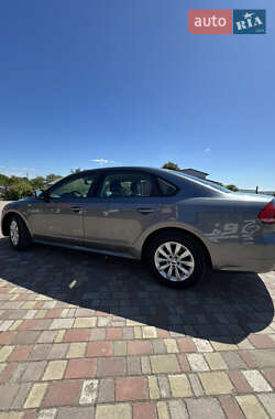 Седан Volkswagen Passat 2015 в Львове