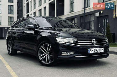 Универсал Volkswagen Passat 2019 в Львове