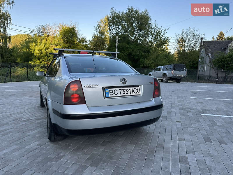 Седан Volkswagen Passat 2001 в Кременці