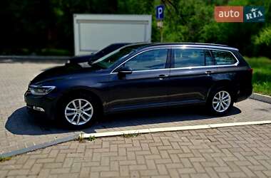 Универсал Volkswagen Passat 2018 в Запорожье