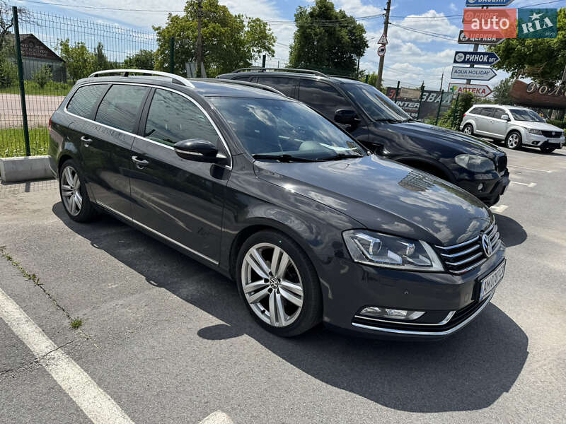 Універсал Volkswagen Passat 2014 в Житомирі