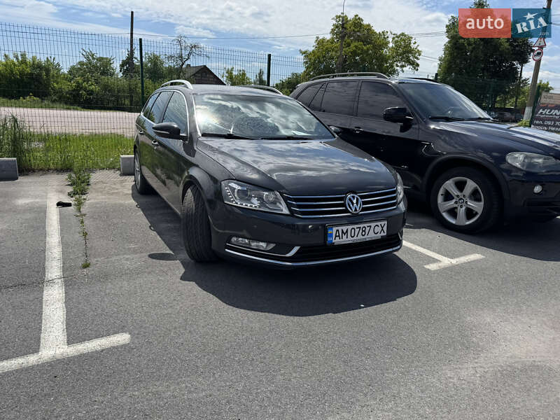 Універсал Volkswagen Passat 2014 в Житомирі