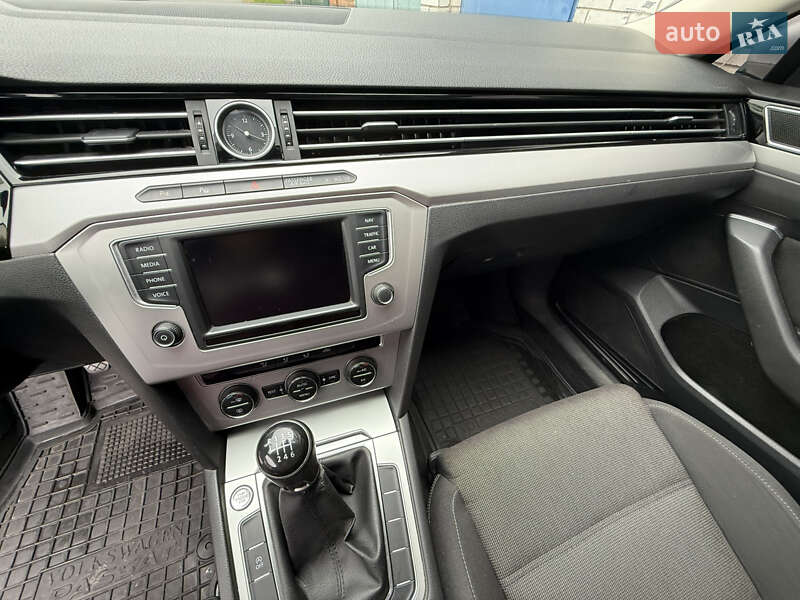 Универсал Volkswagen Passat 2016 в Виннице фото 27 Универсал Volkswagen Passat 2016 в Виннице