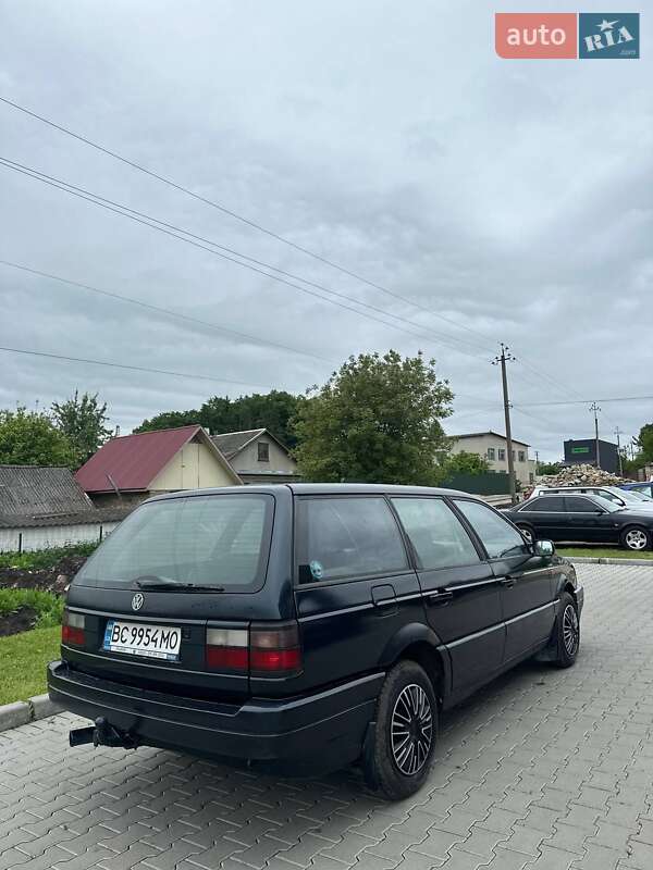 Універсал Volkswagen Passat 1992 в Шумську