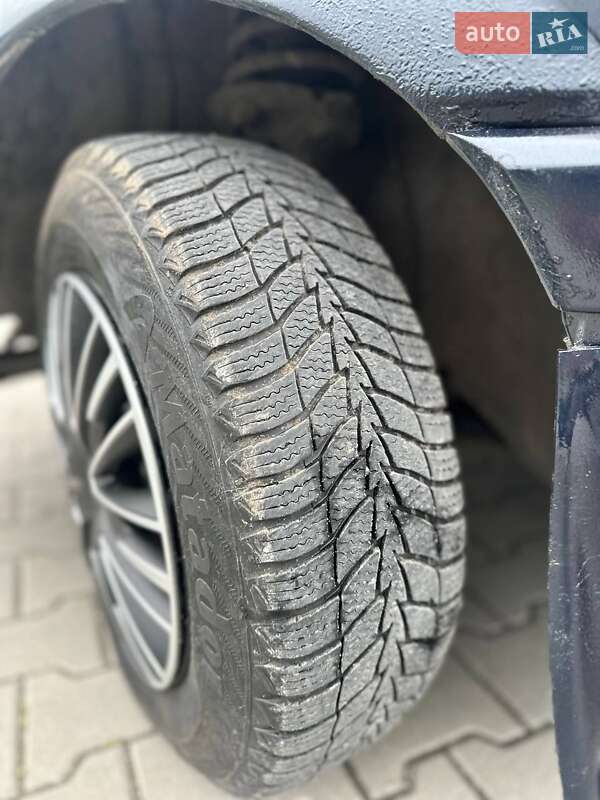 Універсал Volkswagen Passat 1992 в Шумську