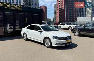 Седан Volkswagen Passat 2017 в Киеве