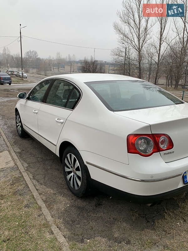 Седан Volkswagen Passat 2010 в Кривому Розі