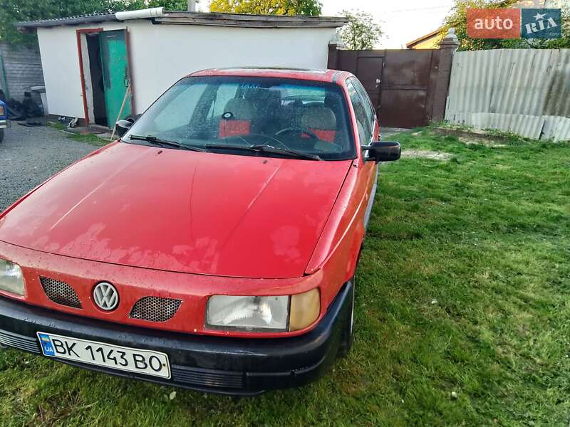 Седан Volkswagen Passat 1992 в Рівному