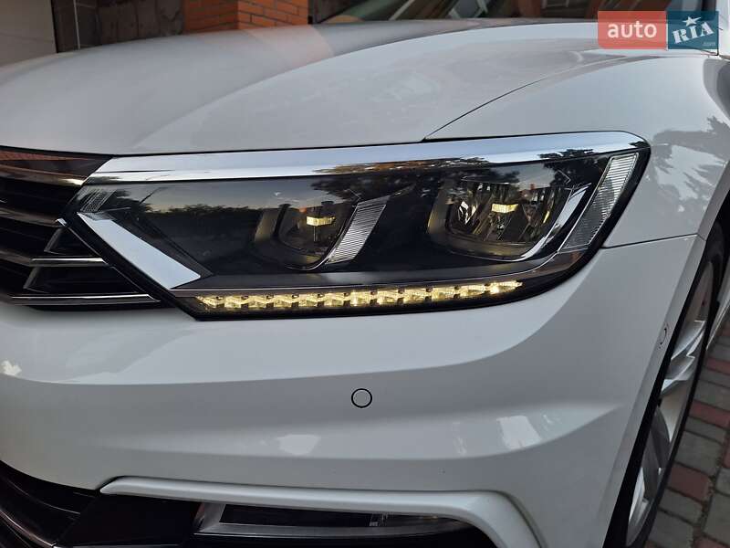 Седан Volkswagen Passat 2017 в Киеве