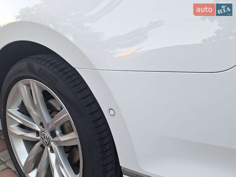 Седан Volkswagen Passat 2017 в Киеве