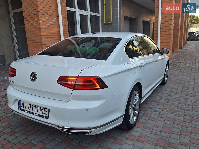 Седан Volkswagen Passat 2017 в Киеве