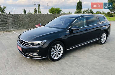 Універсал Volkswagen Passat 2020 в Вараші