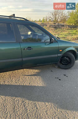 Универсал Volkswagen Passat 1995 в 