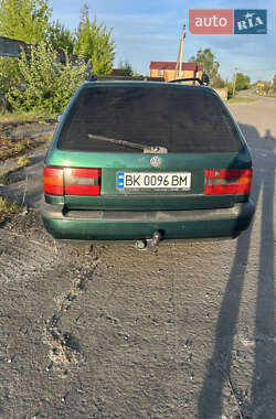 Универсал Volkswagen Passat 1995 в 
