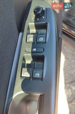 Універсал Volkswagen Passat 2009 в 