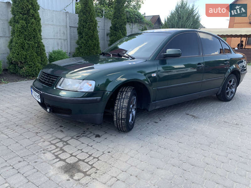 Седан Volkswagen Passat 1997 в 