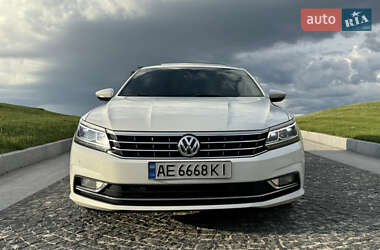 Седан Volkswagen Passat 2016 в Дніпрі