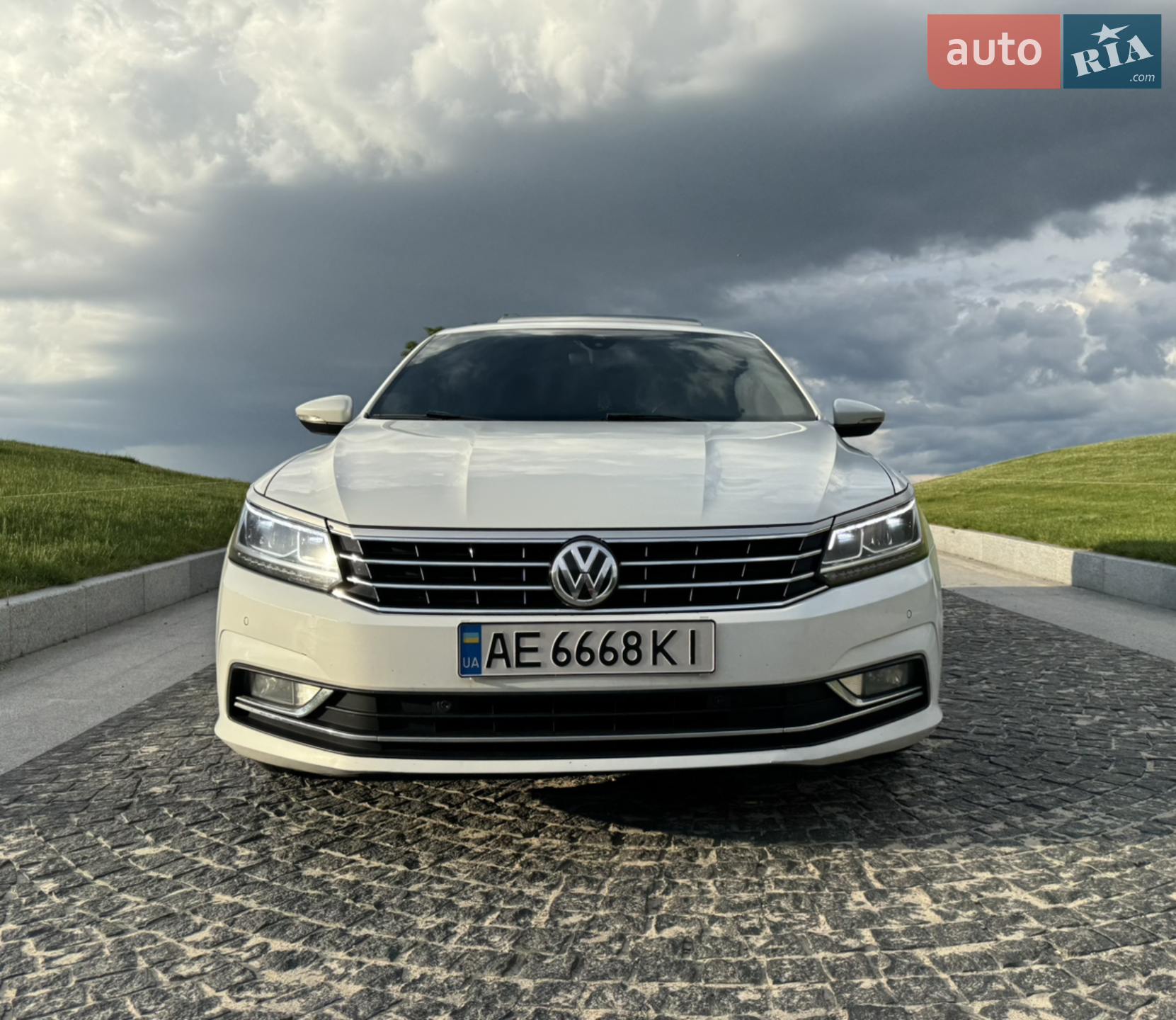 2016 Volkswagen Passat - мініатюра 2
