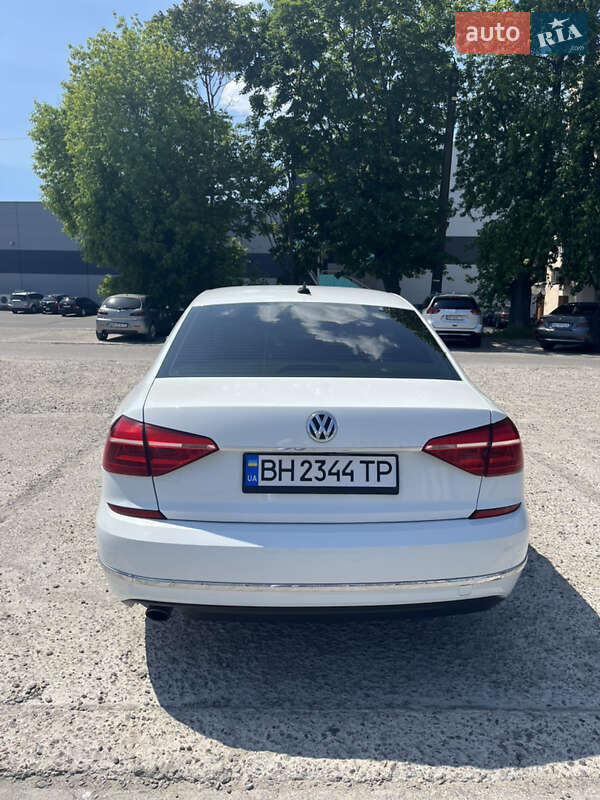 Седан Volkswagen Passat 2016 в Одессе