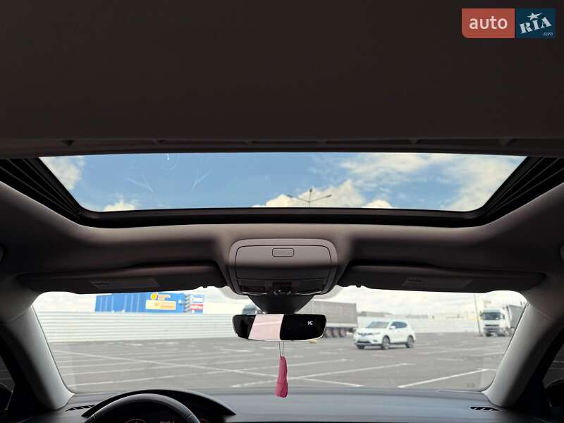 Седан Volkswagen Passat 2020 в Львове