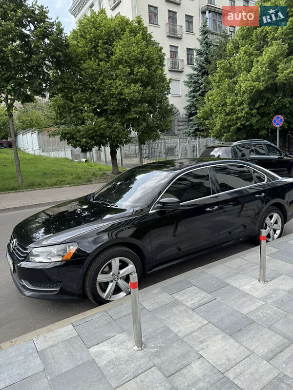 Седан Volkswagen Passat 2013 в Киеве
