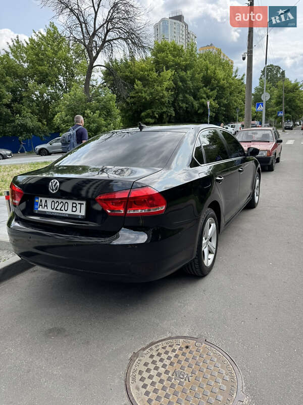 Седан Volkswagen Passat 2013 в Киеве