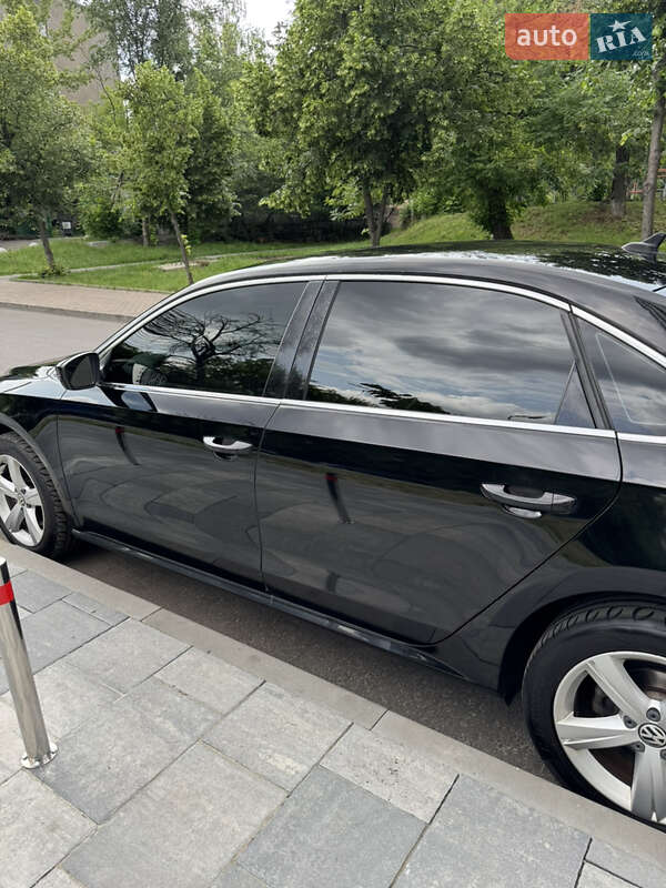Седан Volkswagen Passat 2013 в Киеве