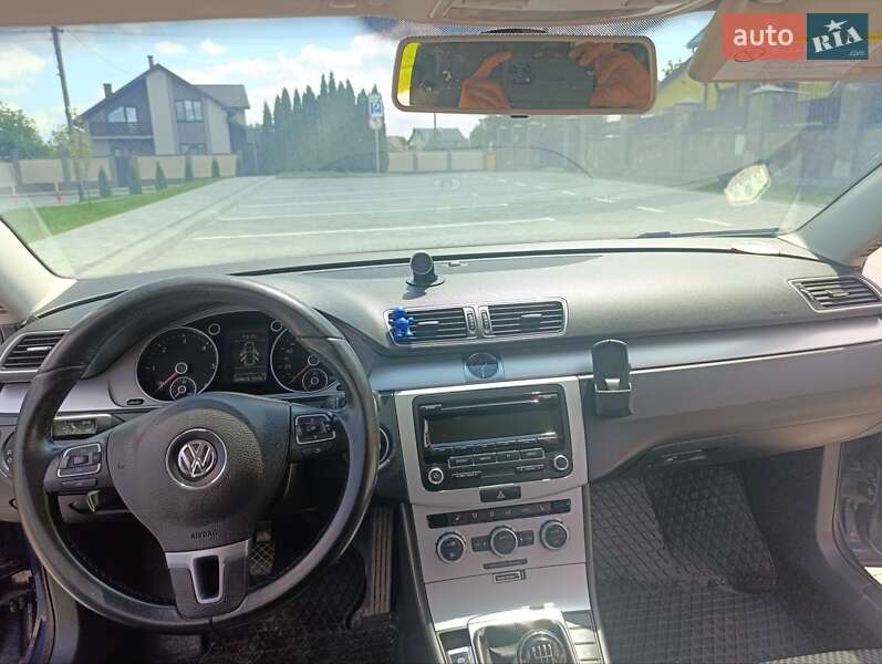 Універсал Volkswagen Passat 2012 в Львові