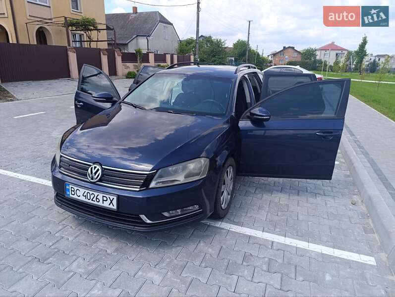 Універсал Volkswagen Passat 2012 в Львові