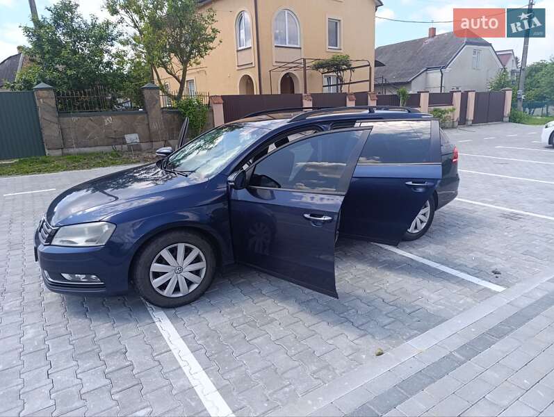 Універсал Volkswagen Passat 2012 в Львові
