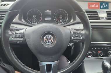 Седан Volkswagen Passat 2012 в 
