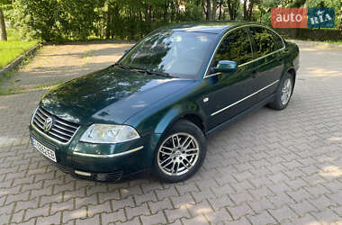 Седан Volkswagen Passat 2004 в Миргороді
